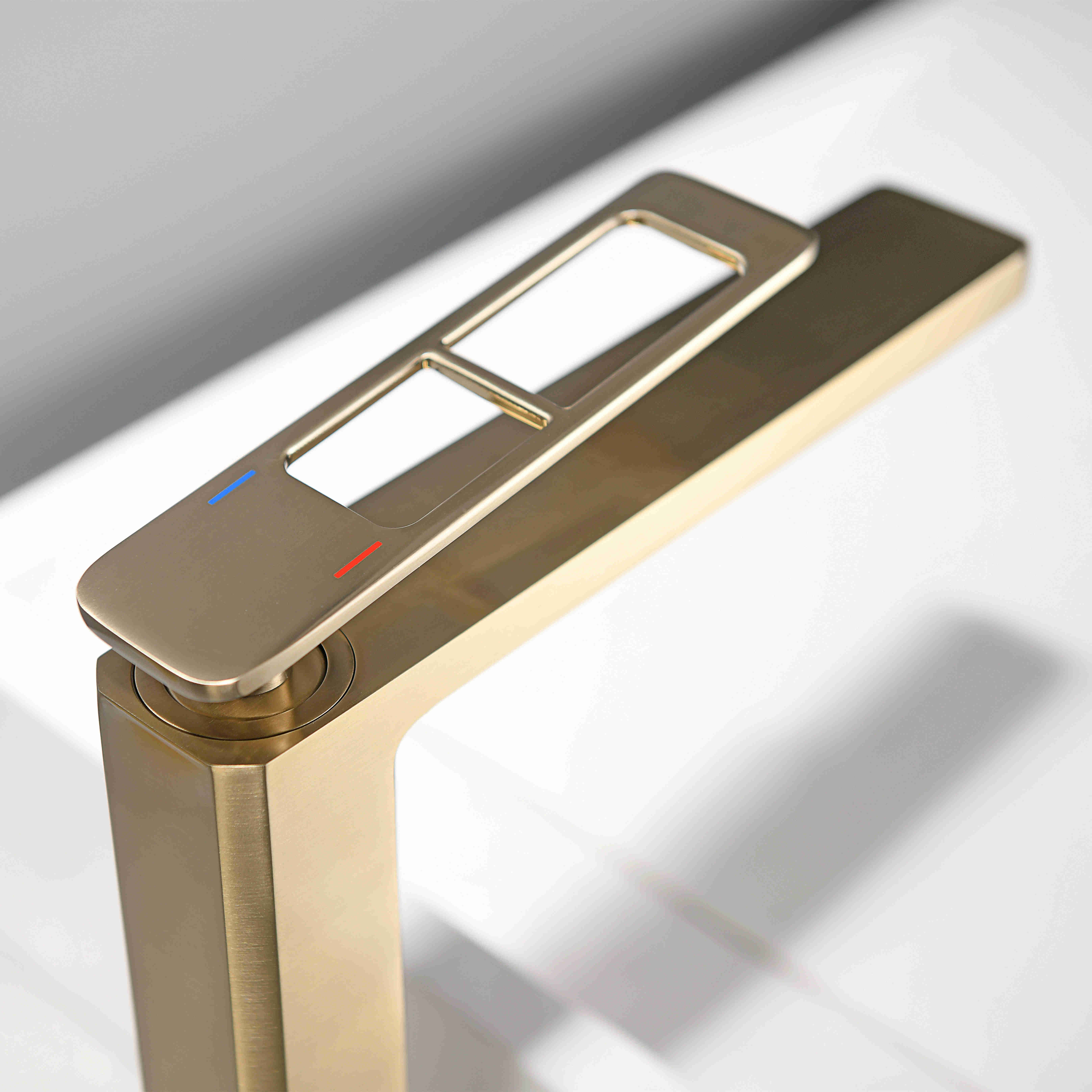Grifo alto para lavabo 600206BG