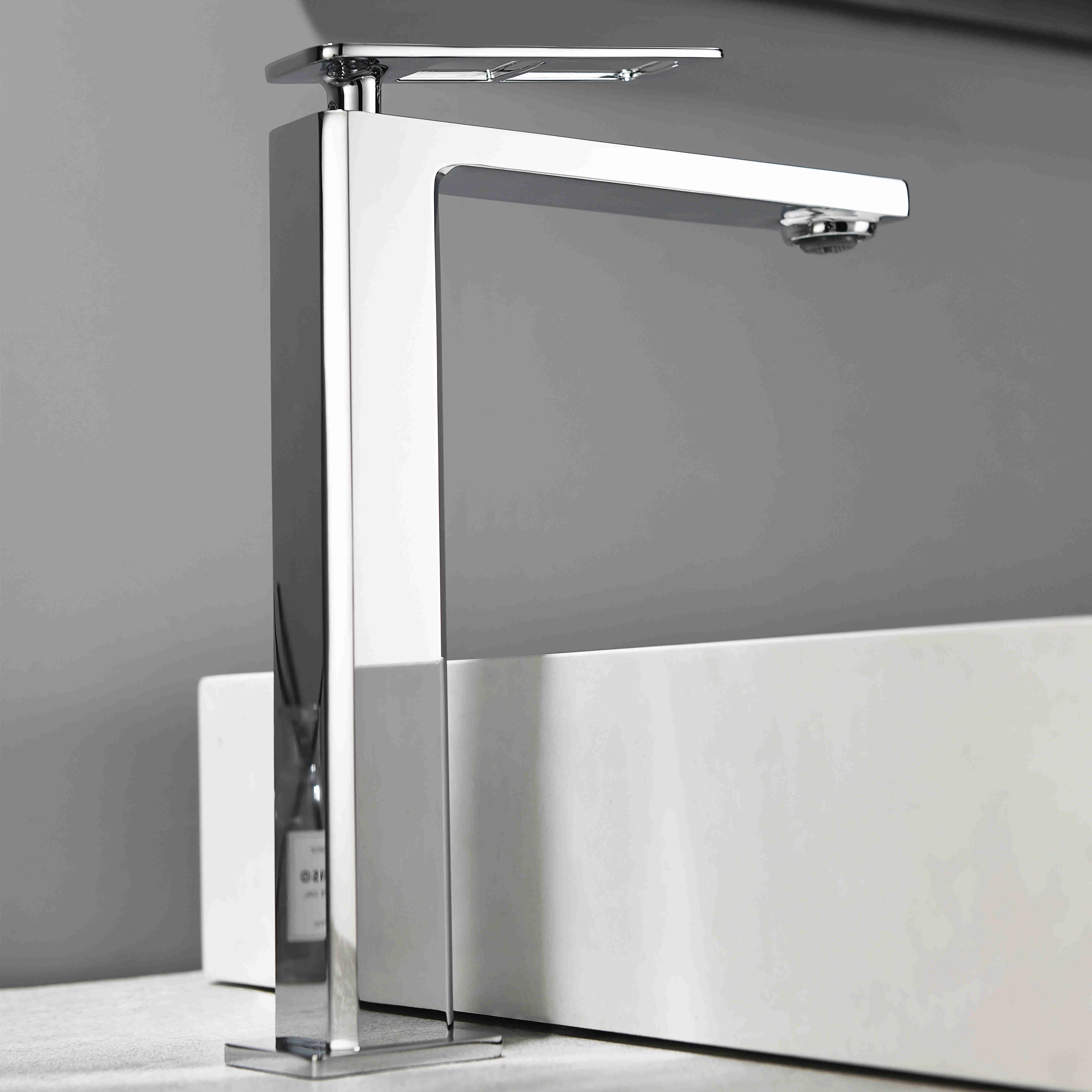 Grifo alto para lavabo 600206CP