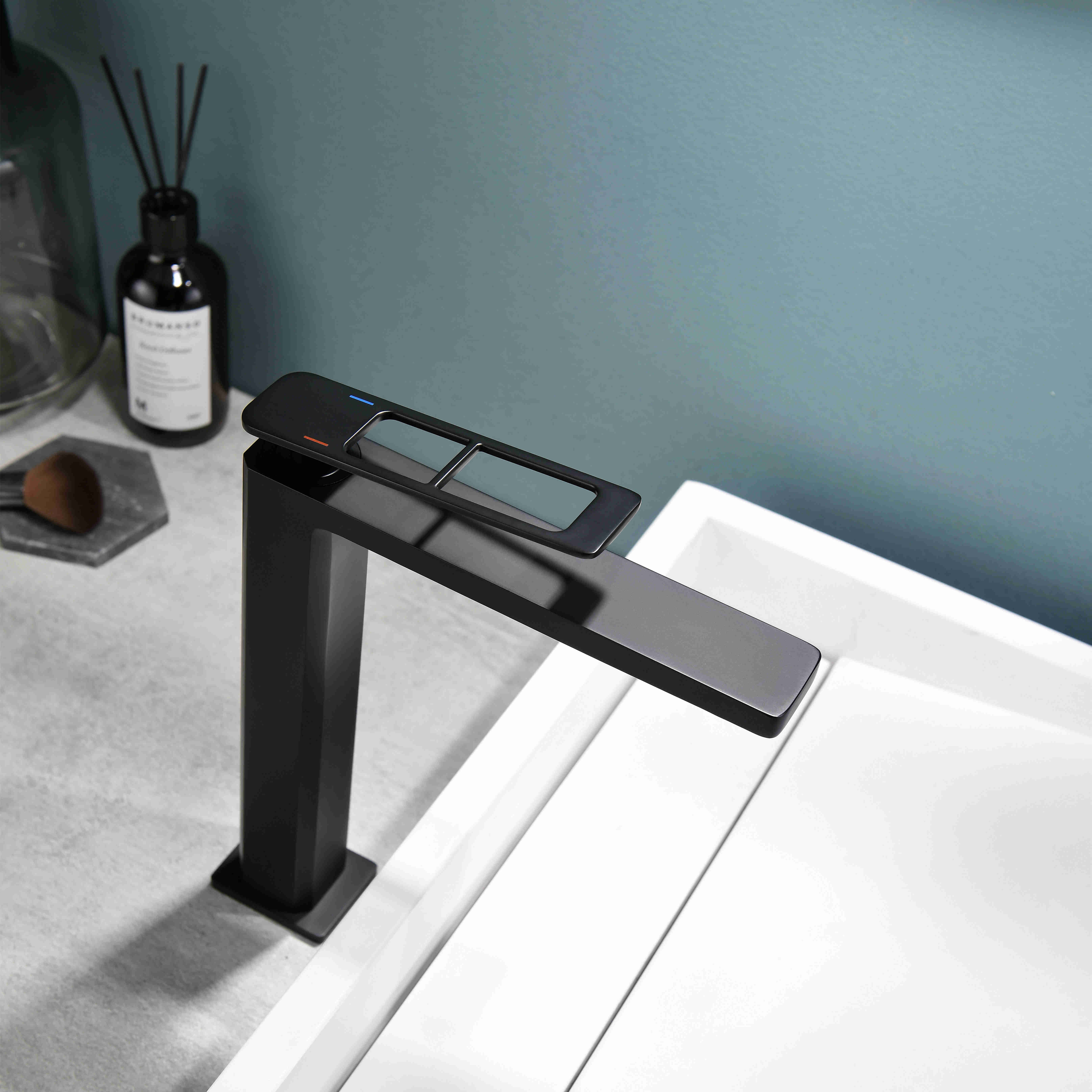 Grifo alto para lavabo 600206MB